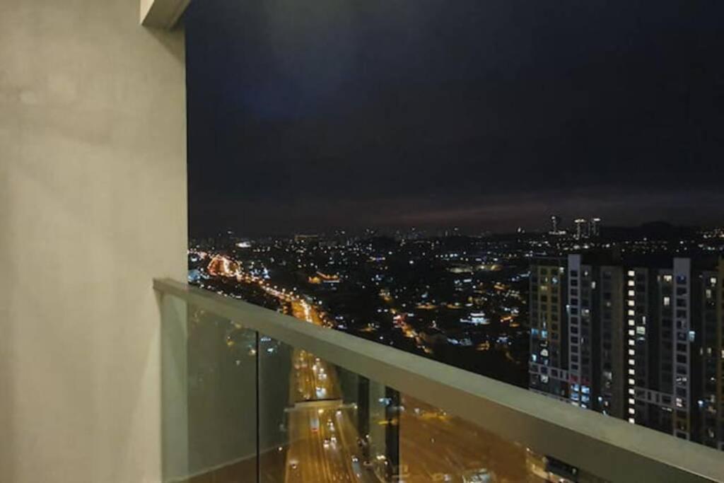 Apple Home 2 At Menara Simfoni, King Size Bed, Cheras, Nexflix, Wifi, Parking Seri Kembangan Esterno foto
